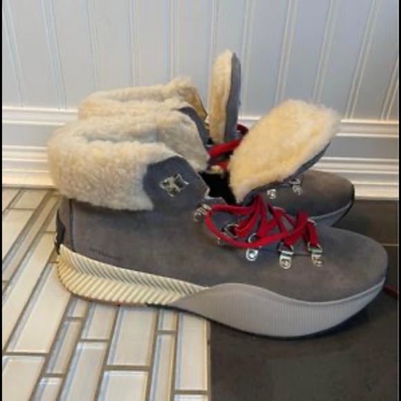 Sorel Out N about boot - Picture 2 of 3